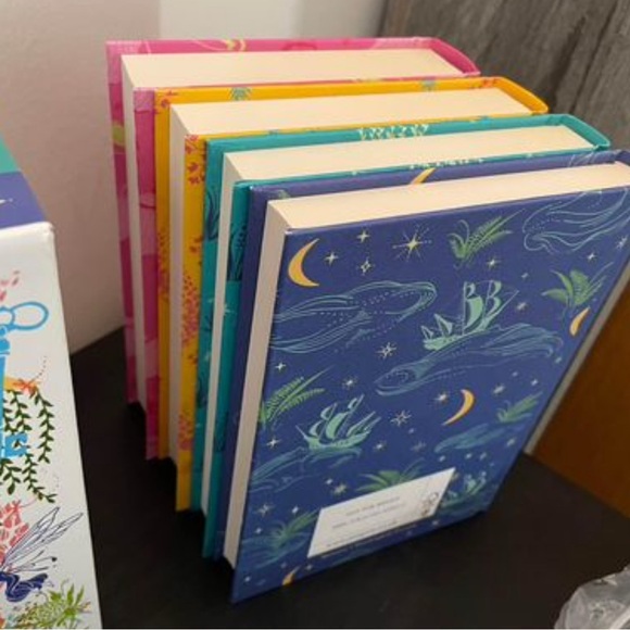 Puffins Classics Book Set - Picture 4 of 4